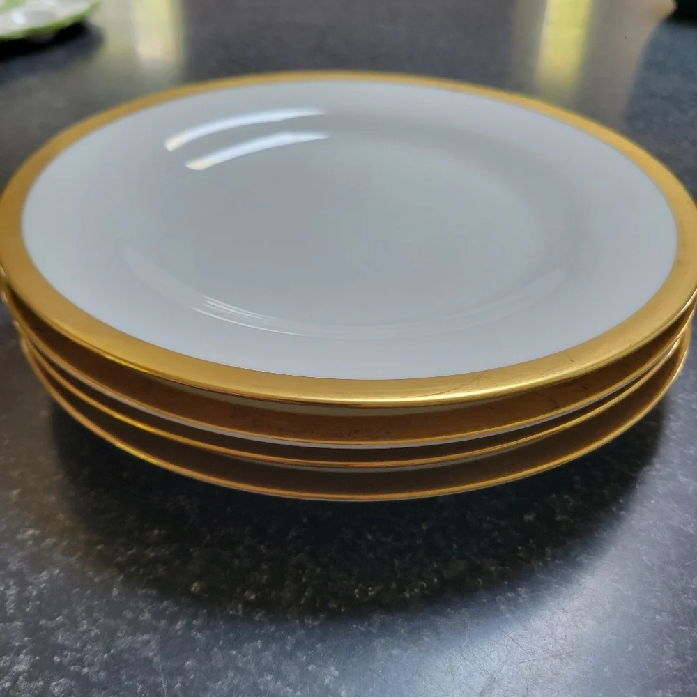 Pottery Barn White Porcelain Gold Gilded Rim Set Of 4 Dinner Plates 8.5